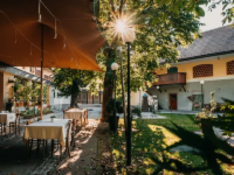 Hotel Dvor Jezersek Brnik Hotels in Kranj