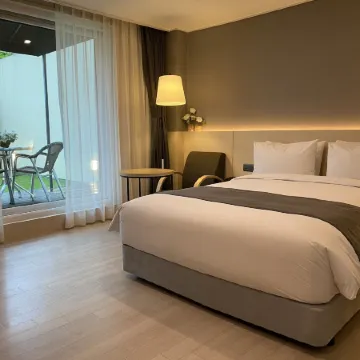 New Donghae Tourist Hotel