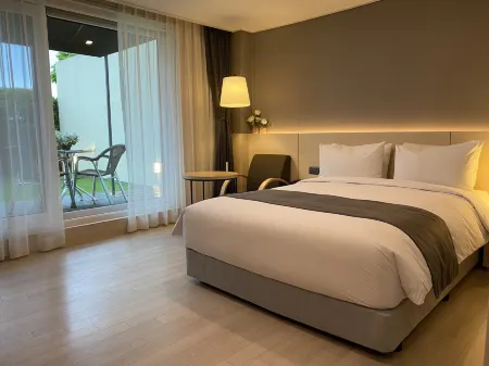 New Donghae Tourist Hotel