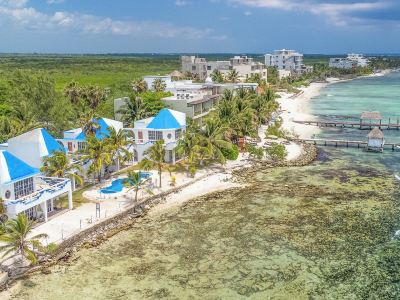 Casa Cenote Hotel