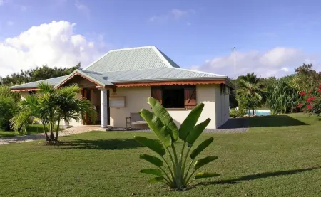 Résidence le Vallon Guadeloupe Parc Piscine Appartements & Studios