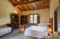 Farmhouse in Aulla with Private Pool