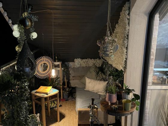 Artsy Retreat - Sleeps 4 Free Parking & Balcony
