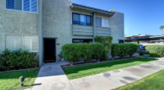 Unbeatable Old Town Location! Modern and Classy!