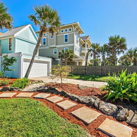 Pelican Beach Private Ocean Front Beach House- Sleeps 10 Bring Your Surf Boards
