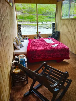 Sheenwoods Riverside Resort & Spa