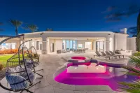 Camelback Mountain Villa Luxury in Paradise Valley - Bathtub