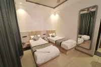 Pandharipuram Palace Hotels near Mallikarjun Shiv Temple