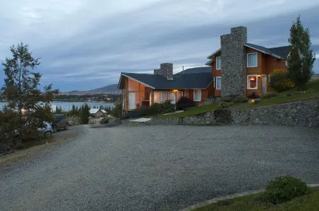 Blanca Patagonia Boutique Inn and Cabins Отели в г. Эль Калафате