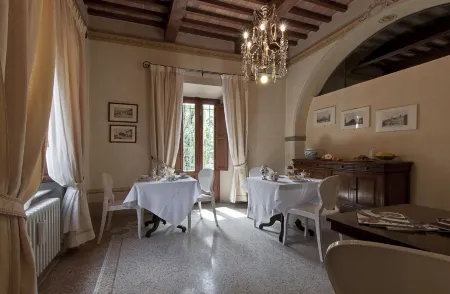 VillAmorosa Отели рядом с достопримечательностью «Argine dell'Arno San Lorenzo alle Corti»