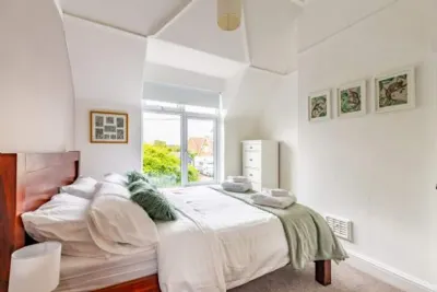 Host & Stay - Seaview