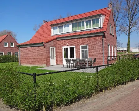 House in Netherlands for 8 With Modern Comfort Hotels in Breskens