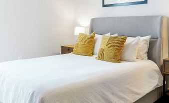 Canal Walk Downtown Apartments by Barsala