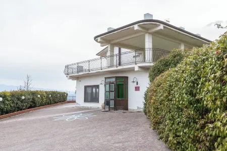 Antico Borgo Perrotta Отели рядом с достопримечательностью «Casa Natale di Padre Pio»