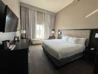 Surface Boutique Hotel Will Rogers AIrport, Restaurant & Bar