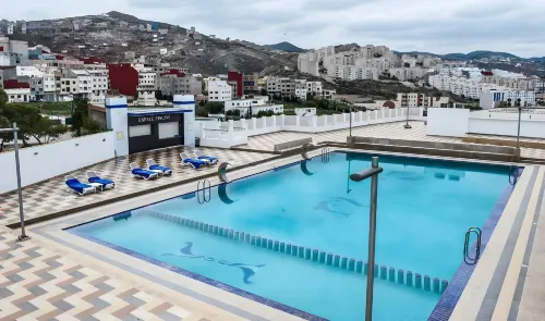 Dwo Mira Palace