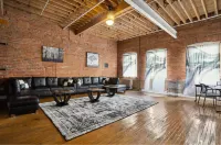 Downtown Detroit Loft - Fully Equipped & Absolutely Gorgeous Theme by RedAwning Hotel a Detroit