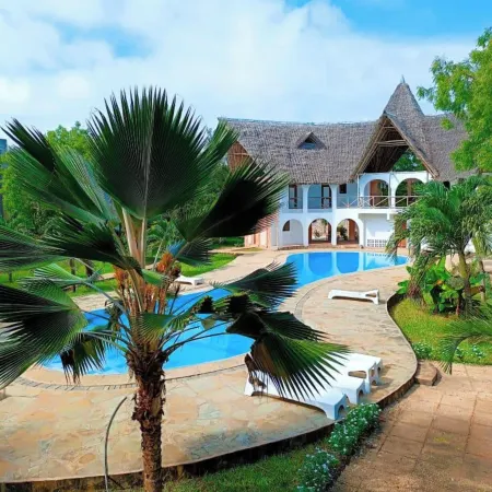 Raquel's Bliss Hotel Diani