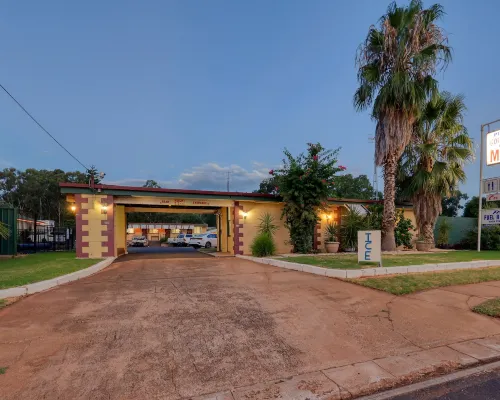 Golden Peak Motel PeakHill Hotels in Parkes