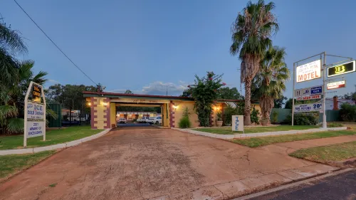Golden Peak Motel PeakHill