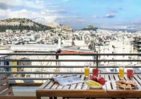 Urban Oasis with Acropolis Views by GHH فنادق في كاليثيا