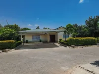 Spacious 4-bedroom with a pool