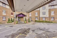 Premier Inn London Gatwick Airport (A23 Airport Way) hotel Hotels near "World Duty Free(Gatwick Airport, North Terminal)"
