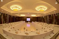 Goutham Grand Hotel فنادق في Tenali