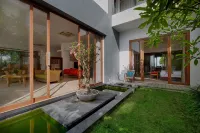 Keramas Villa by Sanga Sanga Hospitality UD. DEWA DEWI 주변 호텔