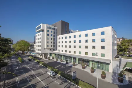 Hilton Podgorica Crna Gora Отели рядом с достопримечательностью «Собор Воскресения Христова»