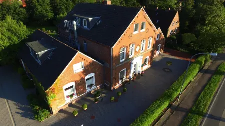 Hotel Garni Landhaus Uttum Отели в г. Крумхёрн