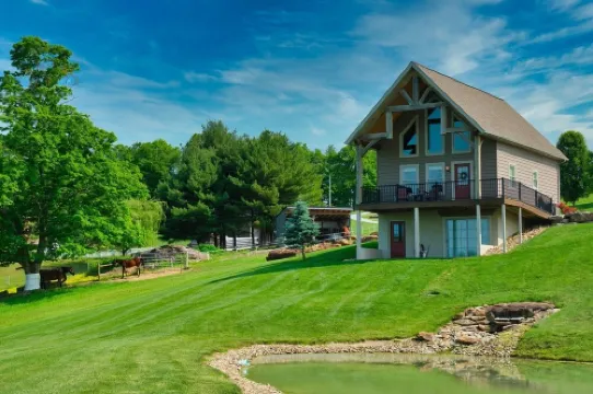 Skye Cottage at Hillside Hideaways-Private Getaway in the Heart of Amish Country