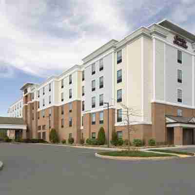 Hampton Inn & Suites Yonkers - Westchester Hotel Exterior