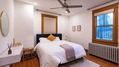 DC Metro: Cozy 4BR Cottage on a Hill - Pets allowed Hotels near Long Branch Library
