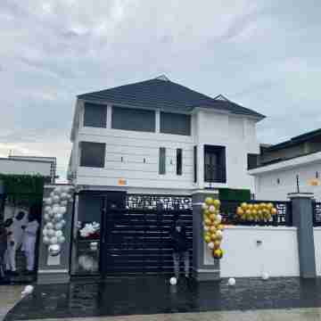 The Truth Apartment Hotel Exterior