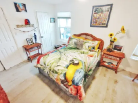 Spacious 5-bedroom Estate Home with a country club back porch pool & waterfall Hotels near Elk's Park Recreation Area