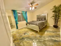 NEAR DISNEYLAND AND CONVENTION CENTER 6 BEDROOM 3 BATHROOM