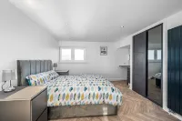 Luxury Apartment with Sea Views Balcony Hotels in 