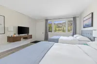 McCauley's Havilland Bay Hotels in Algoma District