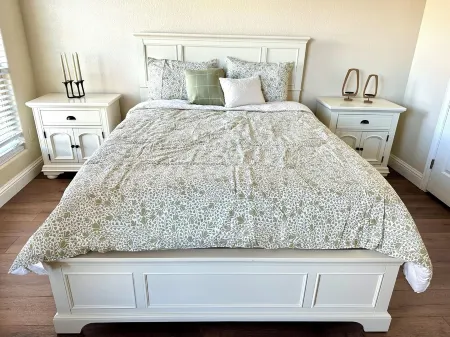 Spacious 4-bedroom house in Odessa with close to restaurants and retail stores.