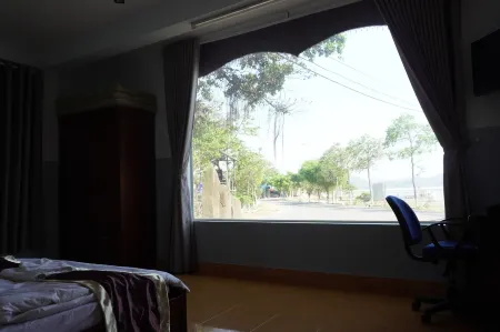 Nha Nghi Van Long Elephants Отели в г. Yang Tao