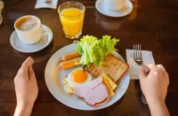The Maximilian Hotel - breakfast