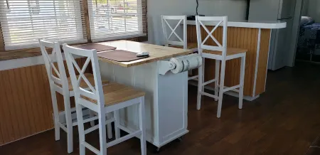 Old Wooden Bridge Resort & Marina