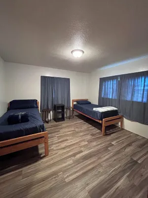 Superb 5-bedroom house in charming Hilo. Near mall, restaurants, and beaches.