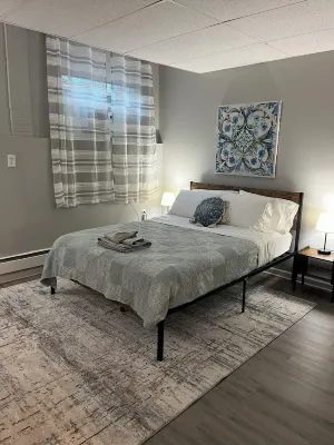 The Sunrise Suite. Charming lower level 1-bedroom apartment, in Fairport Harbor Hotels in Fairport Harbor