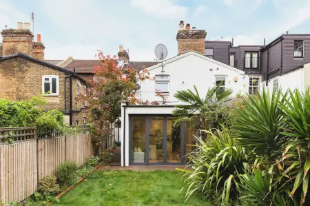 The Acton Villa Отели рядом с достопримечательностью «Университет Западного Лондона»