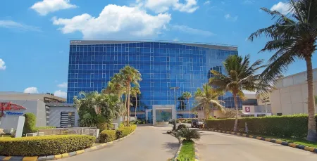 Joudyan Red Sea Mall Jeddah by Elaf Отели рядом с достопримечательностью «Al Rahmah Mosque»