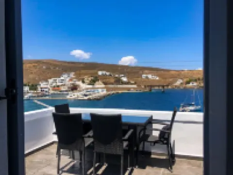 Alos Seafront Gem - Loutra Seaview Escape Hotels in Kythnos