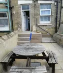 Charming Bradford Room to Rent with Shared Facilities Hotels in Low Moor