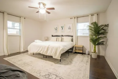 Family Friendly Home & Studio in Taylors by Brick & Home